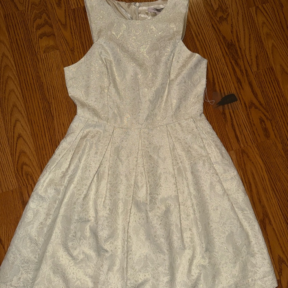 Forever 21 Cream sleeveless dress
